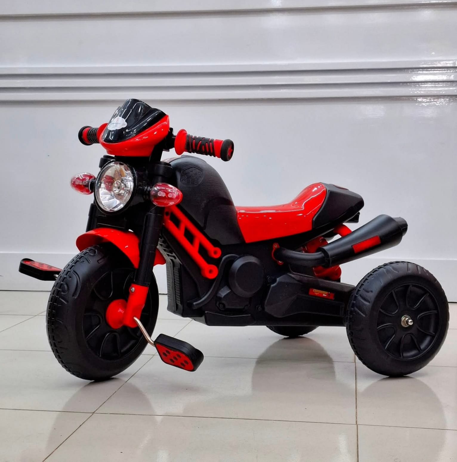 Commando Bike - Red Black